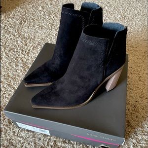 Vince Camuto Welland Bootie size 8